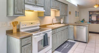 ADA Friendly! Convenient Family Home in Pensacola