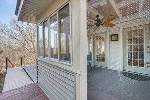 House (4 Bedrooms) | Interior - Walk to Beach! Serene Lake Michigan Home w/ Deck (Grand Haven)