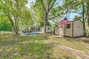 Interior - Bushnell Riverside Retreat w/ Hot Tub & Game Shed (Bushnell)