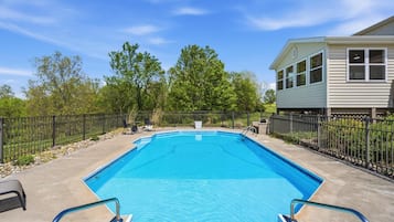 House (5 Bedrooms) | Front of property