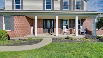 House (5 Bedrooms) | Interior