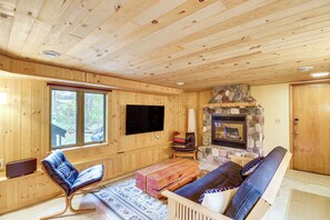 House (2 Bedrooms) | Interior - Mille Lacs Lake Cabin: Private Dock, Deck & Grill (Wahkon)