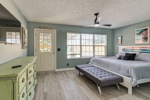 House (4 Bedrooms) | Interior - 100 Ft to Shore! PCB Home w/ Outdoor Entertainment (Panama City Beach)