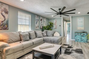 House (4 Bedrooms) | Interior - 100 Ft to Shore! PCB Home w/ Outdoor Entertainment (Panama City Beach)