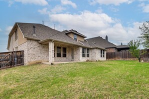 Interior - Near Lake & Family Fun! Spacious Oak Point Home (Little Elm)