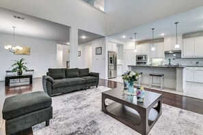 Interior - Near Lake & Family Fun! Spacious Oak Point Home (Little Elm)