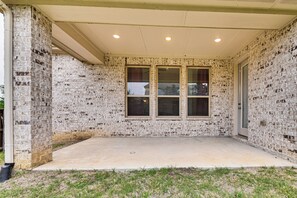 Interior - Near Lake & Family Fun! Spacious Oak Point Home (Little Elm)