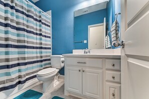 Interior - Near Lake & Family Fun! Spacious Oak Point Home (Little Elm)