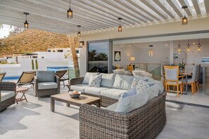 Outdoor dining - Villa Nazar: Modern Style & Ocean Views. Walk to beach. Promos Available (Cabo San Lucas)