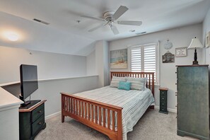 Room - Top Floor Condo in Bear Trap Dunes Community! 3 Bed, 3 Bath! Community Pool, Shuttle to the Beach, Wifi, Tennis, Pickleball and more! (Ocean View)