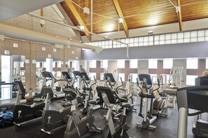 Fitness facility - Top Floor Condo in Bear Trap Dunes Community! 3 Bed, 3 Bath! Community Pool, Shuttle to the Beach, Wifi, Tennis, Pickleball and more! (Ocean View)