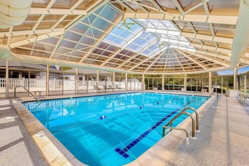 Pet Friendly Townhome in Amenity Rich Salt Pond! Golf, Kayaks, Community Pool, Tennis, PIckleball, Free WIFI and more!