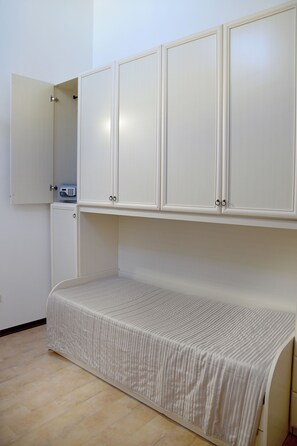 Room - Tourist Location Rainbow "Family Loft" (Roccavivara)