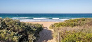 Beach - Sunshine Retreat – relaxing coastal retreat (Culburra Beach)