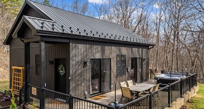 Modern Cabin Retreat w Hot Tub, Sauna & Fire Pit