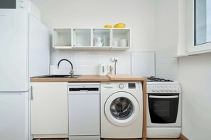 Fridge, microwave, oven, stovetop - Well-Communicated Apartment | Close to Aquapark (Wrocław)