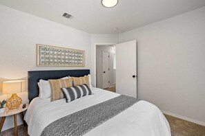 3 bedrooms, iron/ironing board, free WiFi, bed sheets