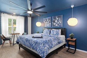 5 bedrooms, iron/ironing board, travel cot, free WiFi - Pool, Putt-Putt, Fire Pit, Sleeps 16 (San Antonio)