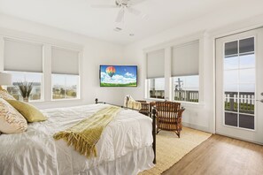 4 bedrooms, iron/ironing board, WiFi, bed sheets -  Waterfront, Family Bay and Beach House, Four Balconies with spectacular views. (Galveston)