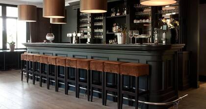 Charming Coastal Retreat Steps from the Sea and Dunes! Free Breakfast!