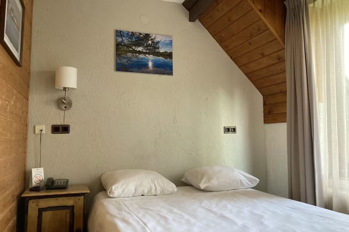1 bedroom, iron/ironing board, WiFi (free), bed sheets