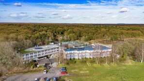 Exterior - Peaceful Retreat: Cycling, Nature Trails, Sauna and Indoor Pool - 2 Units (Zeegse)