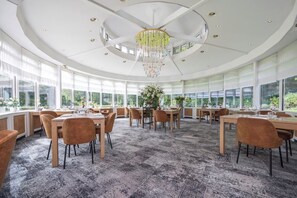 Dining - Relaxing Stay Near the Beach, Nature Reserves & Museums! Free Parking, Breakfast (Noordwijk)