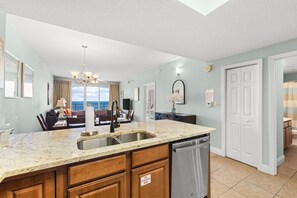 Dining - Ariel Dunes I 1708*Beach access and 3 pools! (Miramar Beach)