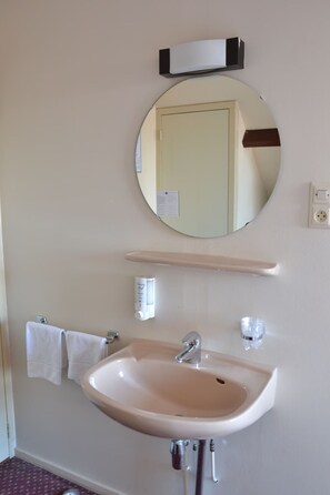 Bathroom - Short Drive to Beach! Free Breakfast and Parking, Close to Brielse Meer! (Brielle)