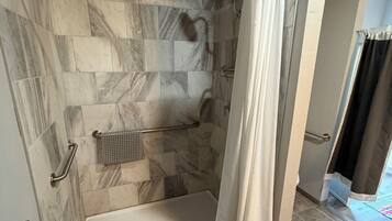 Superior Single Room | Bathroom