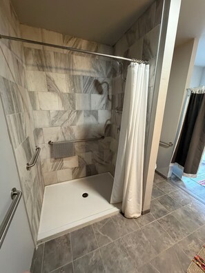 Chambre simple supérieure | Salle de bain