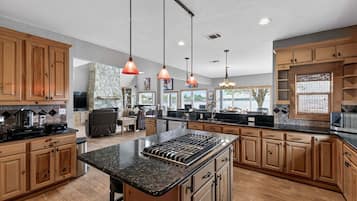 Rumah, 5 kamar tidur | Dapur pribadi | Lemari es, oven, mesin pembuat kopi/teh, dan pemanggang roti