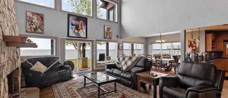 House, 5 Bedrooms | Interior