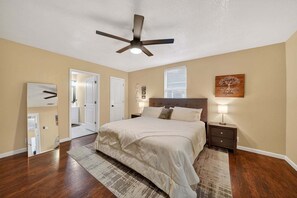 House, 3 Bedrooms - Minutes From Alamodome, Riverwalk, Pearl And Hbgcc 3 Bedroom Home (San Antonio)