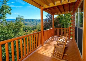 Cabin, 3 Bedrooms | Property grounds - Sherwood Love To See You Again 3 Bedroom Cabin (Pigeon Forge)