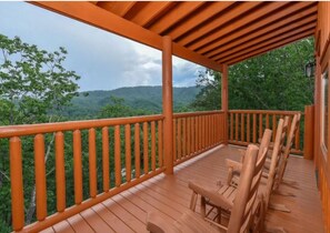 Cabin, 3 Bedrooms | Property grounds - Sherwood Love To See You Again 3 Bedroom Cabin (Pigeon Forge)