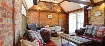 The Old Police House, sleeps 10, 1850,s cottage, Family Stay!
