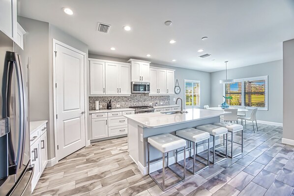 Unclassified image, 1 of 37, button - Spacious 4-bedroom house in gorgeous Fort Myers with AC (Fort Myers)