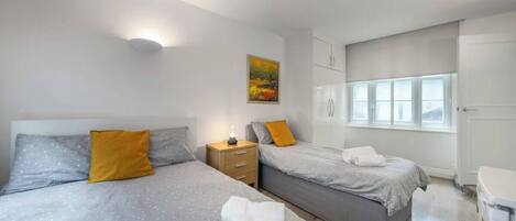 1 bedroom, iron/ironing board, travel cot, free WiFi