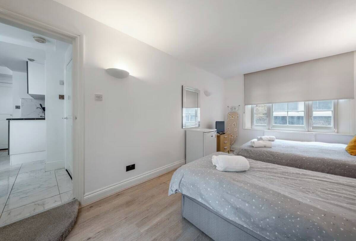 1 bedroom, iron/ironing board, travel cot, free WiFi