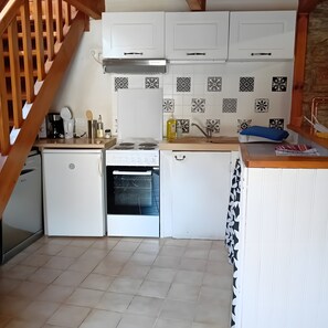 Unclassified image, 5 of 10, button - Holiday Home 'Gîte Du Recoux' with Wi-Fi (Massegros Causses Gorges)