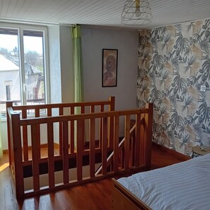 Unclassified image, 4 of 10, button - Holiday Home 'Gîte Du Recoux' with Wi-Fi (Massegros Causses Gorges)