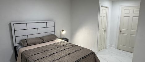 Ferros/tábuas de passar roupa, Wi-Fi, roupa de cama