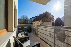 Terrace/patio - Cozy Apartment | Balcony | Close to Beach and Center (Międzyzdroje)