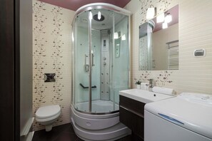 Shower, hair dryer, towels, shampoo - Cozy Apartment | Balcony | Close to Beach and Center (Międzyzdroje)