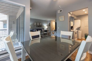 Dining - 2399 Lighthouse Tennis Villas: 1BD/BA Pet Friendly in Sea Pines (Hilton Head Island)