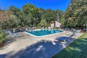 Pool - 2399 Lighthouse Tennis Villas: 1BD/BA Pet Friendly in Sea Pines (Hilton Head Island)