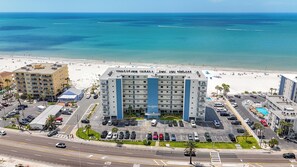 Exterior - Amazing Sunset Views! Beachfront unit - Pool - Spa (Madeira Beach)