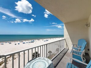 Property grounds - Amazing Sunset Views! Beachfront unit - Pool - Spa (Madeira Beach)