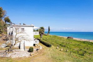 Exterior - Beachfront Nest Memi, Koroni-Seaheaven House B1 (Koroni)